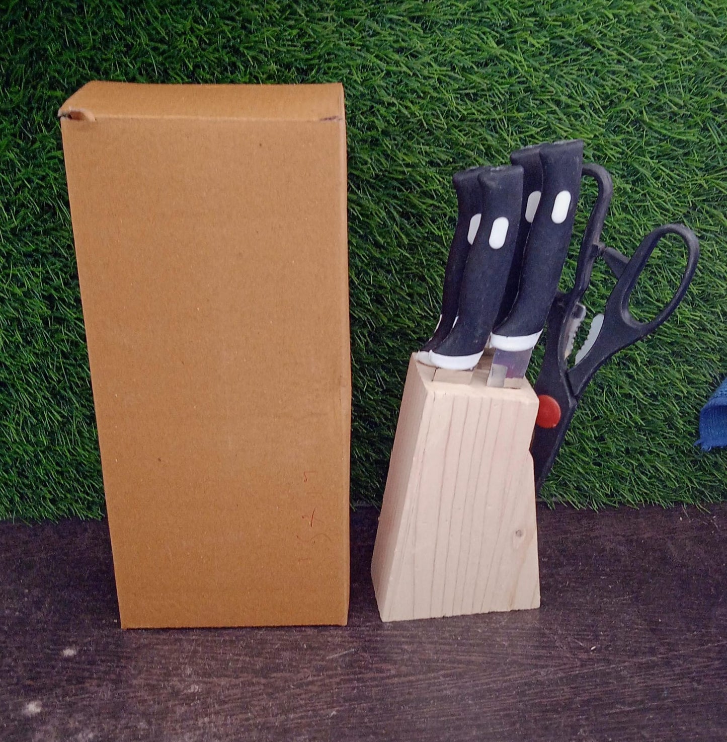 5-Piece Kitchen Knife Set with Wooden Block & Scissors β Professional Chef Knives for Home Kitchen (Black)