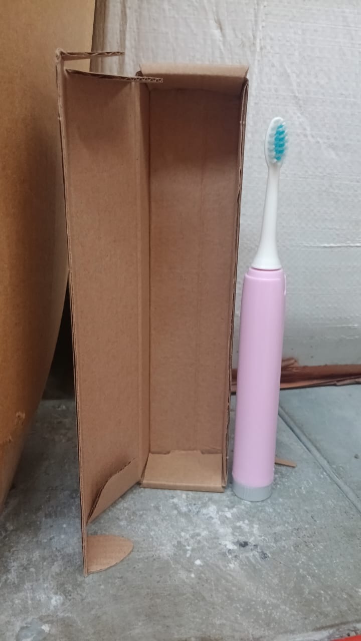 Battery-Operated Electric Toothbrush – Replaceable Head, Effective Plaque Removal for Home & Travel (1 Pc)