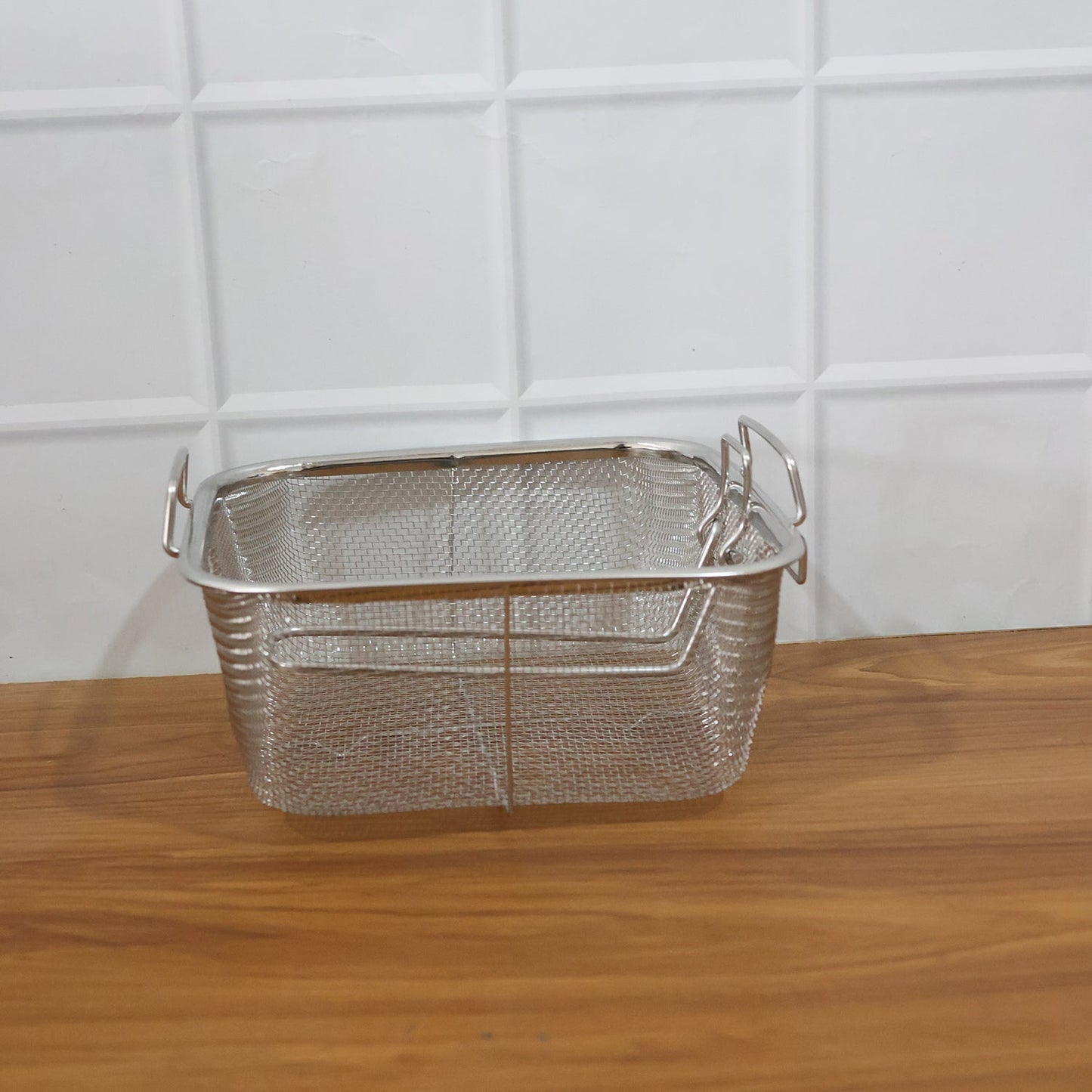 Stainless Steel Deep Frying Basket with Long Handle – Square Mesh Strainer for Safe Oil Draining & Kitchen Use (1 Pc)